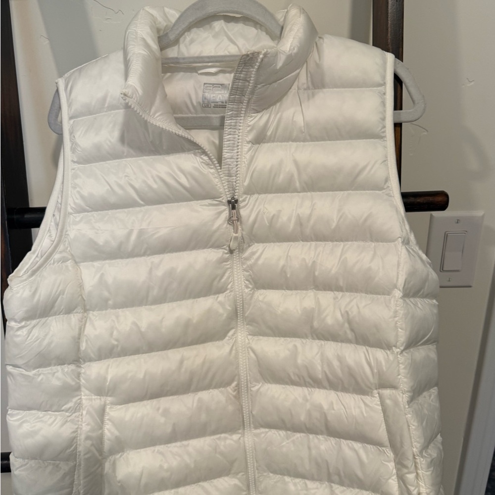 32 Degrees Women's Ivory Puffer Vest